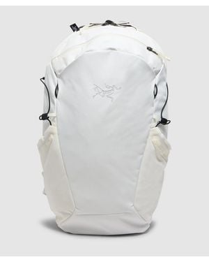 Arc'teryx Mantis 16 Backpack (Arctic Silk - White