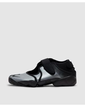 Nike Air Rift Sneaker (Mtlc - Black