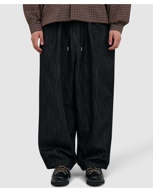 Estudio Niksen Pintuck Balloon Jean - Black