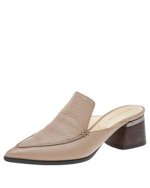 Nicholas Kirkwood Leather Beya Pointed Toe Loafers - Natural