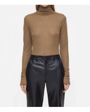 Closed Turtleneck Longsleeve - Black