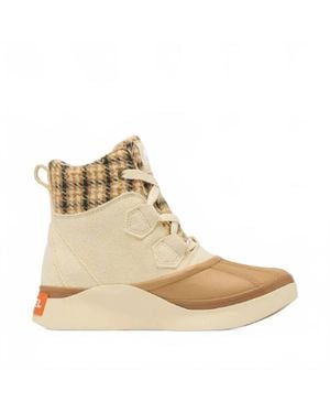 Sorel Out And About Iv Chillz Waterproof Boot - Natural