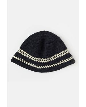 Closed Crochet Bucket Hat - Black