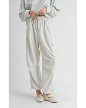 Sadie & Sage Vita Elastic Waist Cargo Pants - White