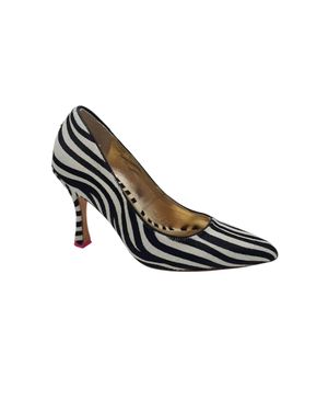 Claire Flowers Daphne Pumps - Black