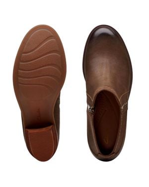Clarks Neva Lo Dark Tan 26175258 - Brown