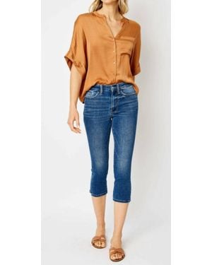 Judy Blue Callie Mid-Rise Capri - Blue