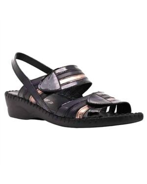 La Plume Anya Wedge Sandals - Black