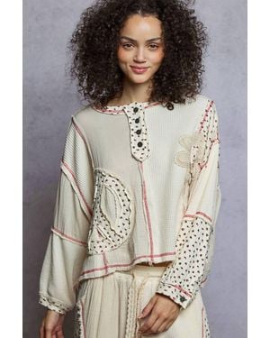 Pol Crew Neck Peace Patch Floral Knit Top - Gray