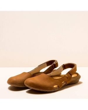 El Naturalista Wakataua Sandal - Brown