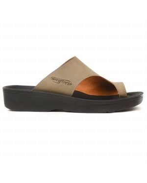 AEROTHOTIC Regan Split Toe Sandals - Brown