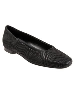 Trotters Honor Flat Shoes - Black