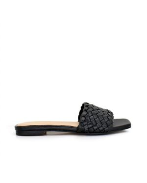 Exe' Kelly Flat Sandal - Black