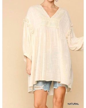 Gigio Crochet V-Neck Swing Hi-Lo Hem Top - Natural