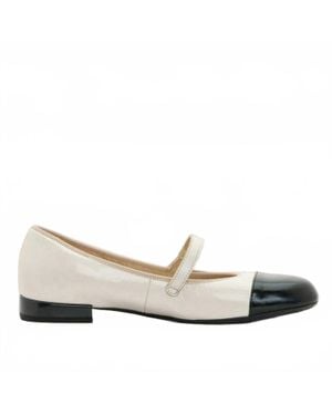 Ara Sapphire Flats - White