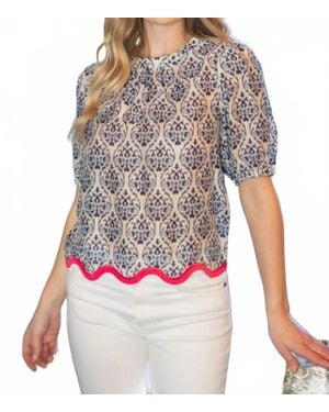 Voya Wavy Contrast Hemline Short Sleeve Printed Top - Multicolor