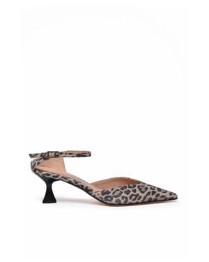 Isabelle Paris Fabric Chanel Pumps - White