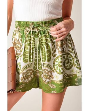 TRUEDAMES Distant Echoes Shorts - Green
