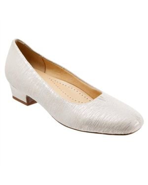Trotters Dorris Pumps - White