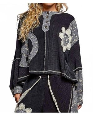 Pol Crew Neck Peace Patch Floral Knit Top - Black