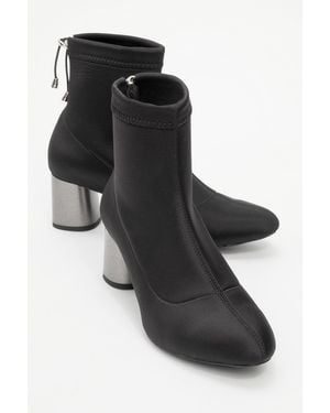 Prologue Shoes Landes Scuba Block Heel Boot - Black