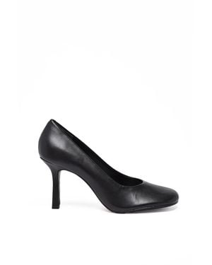 SCHUTZ SHOES Leather Duckbill Pumps - Black