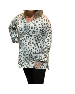 Sew In Love Blow Wild Kisses Hi Lo V Neck Sweater - Black
