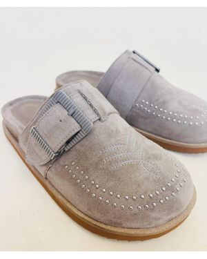 MOON RYDER Cheyenne Buckle Mule - Gray