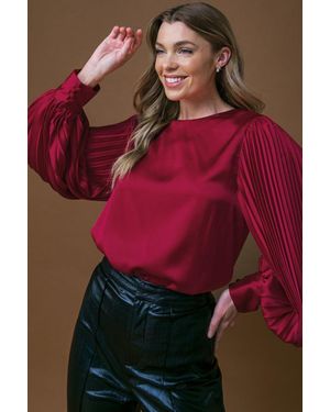 TRUEDAMES Like The First Time Woven Top - Red