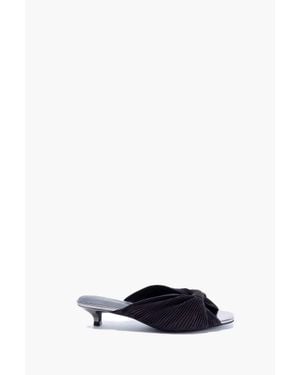 INTENTIONALLY ______ Curfew Kitten Heel - Black