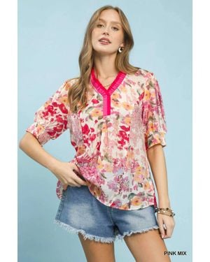 TRUEDAMES Floral Contrast Pleat Neck Top - Gray