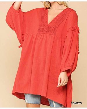 Gigio Crochet V-Neck Swing Hi-Lo Hem Top - Red