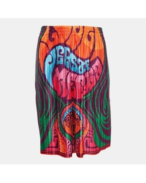 Versace Medusa Print Satin Plisse College Fit Shorts - Red