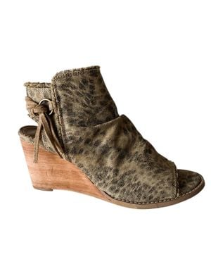 Very G Keely Wedge Sandal - Brown