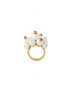 Avenue Chic Temple Muse Pearl Statement Ring - Metallic