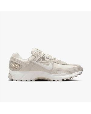 Nike Zoom Vomero 5 Sneakers - White