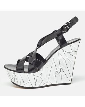 Casadei Patent Leather Mirrored Crack Wedge Sandals - Metallic