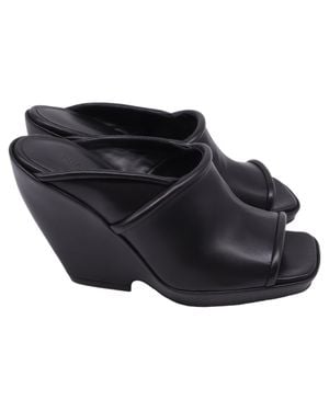 KHAITE Stagg Wedge Sandals - Black