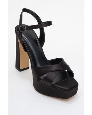 Prologue Shoes Yulia Cross-Strap Platform Heel Sandal - Black
