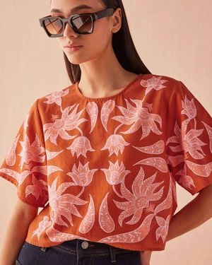 Omika Adi Short Sleeve Blouse - Red