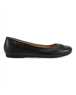 Earth Jett Woven Round Toe Slip-On Shoes - Black