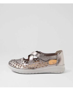 Ziera Sachet Xf Flat Shoes - White
