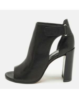 Stuart Weitzman Openhouse - Black