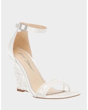 Betsey Johnson By Ivan Sandals Ivory Block Heel Ankle Strap Zogg578 - White