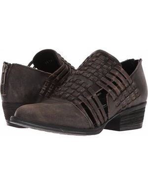 Very Volatile Cutout Bootie - Black
