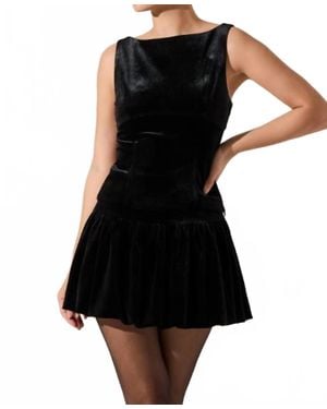 Astr Jinnie Velvet Boat Neck Top - Black