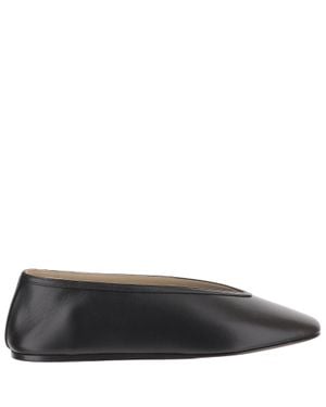 Le Monde Beryl Tapered Toe Leather Flats With Smooth Upper And Rubber Sole - Black
