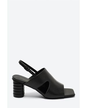 INTENTIONALLY ______ Kang Heels - Black