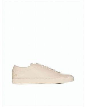 Common Projects Minimalist Smooth Leather Sneakers With Discreet Signature - White