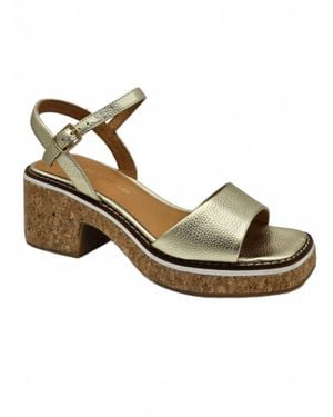 Andre Assous Louise Platform Sandal - Metallic
